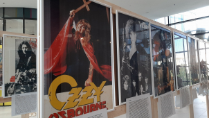 FOTO: Heavy v Šantovce vystavuje své rockové koláže