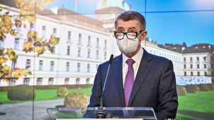 PES v pátek zaštěká na čtvrtém stupni, obchody ale nezavřou