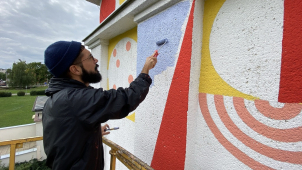 Prostějovská hvězdárna slaví, zdobí ji obří mural