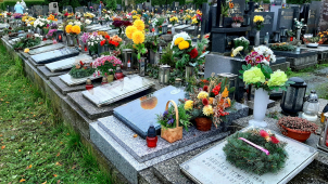 Strážníci lidem radí, jak se chovat na dušičky