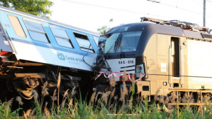 Kriminalisté chtějí kvůli srážce vlaků poslat strojvůdce k soudu