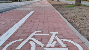 Podél Chválkovické ulice už to půjde na kole bezpečně