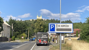 Pomůže elektronický systém s parkováním na Kopečku?