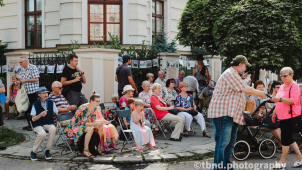 Jezevec mezi přáteli