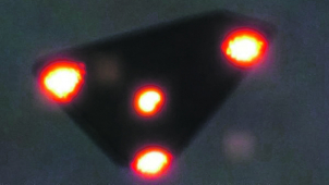 Dvě hlášení o svítících bodech: Olomoučané pozorovali UFO