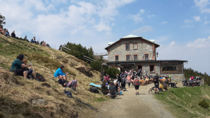 Turisté využili krásnou sobotu k výletu na jesenické hory