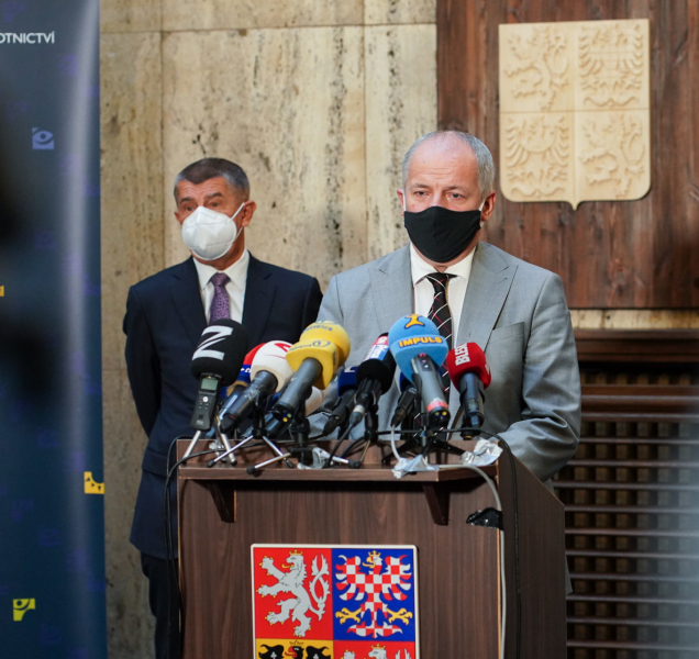 Prymula: Bary do deseti, omezení hromadných akcí