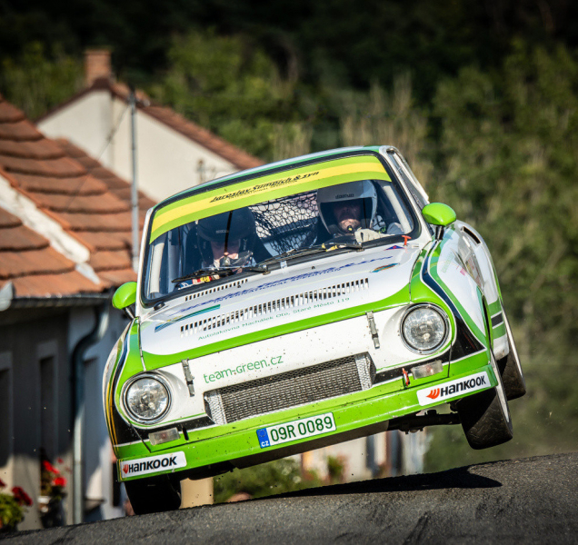 Team-green motorsport se stále drží na čele