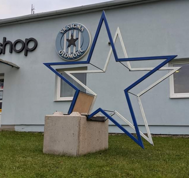 V Olomouci se u Androva stadionu objevila čtvrtá hvězda