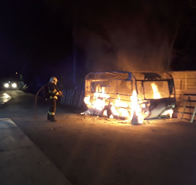 Hasiči se během svátků nenudili, řešili i požár od svíček