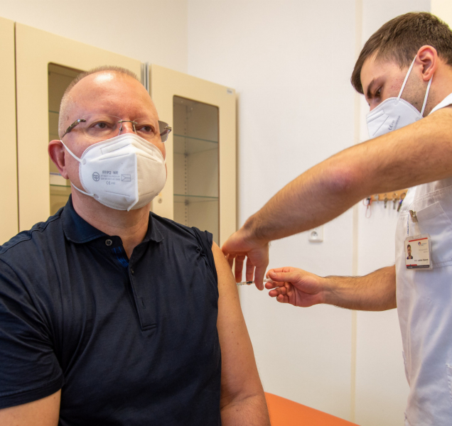 V olomoucké fakultní nemocnici začalo očkování zdravotníků