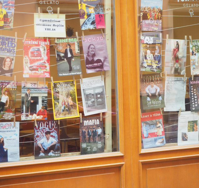 Výzva pro maturanty: Ukažte nám vaše maturitní tablo!