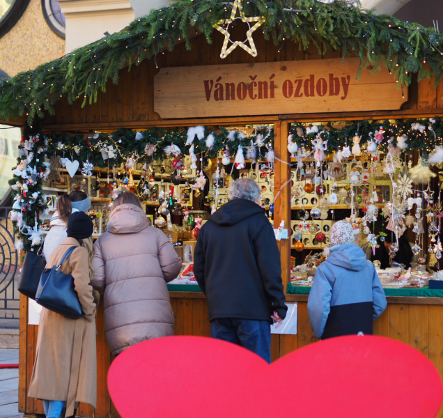 Agresivní muž putoval z jarmarku rovnou na záchytku