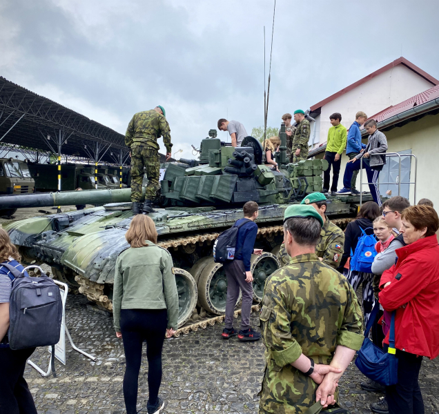 Víte, jak se žije u 73. tankového praporu?