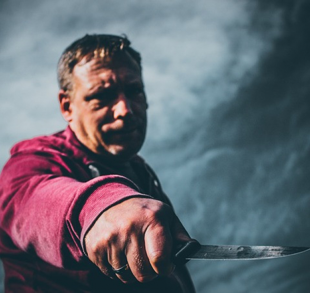 Lupič si z pošty odnesl jen několik tisíc korun