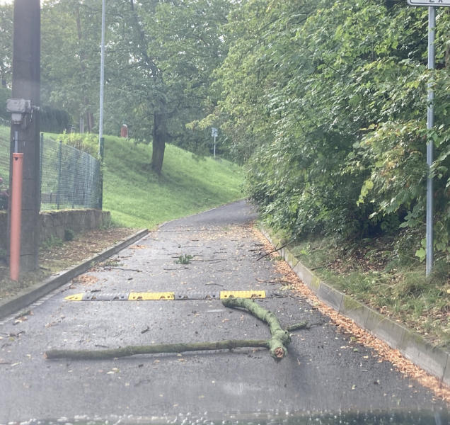 Silná bouře pustošila v noci Hanou