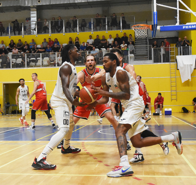 Basketbalisté BK REDSTONE porazili Pardubice
