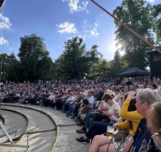 Koncert na podporu Moravské filharmonie navštívily tisíce lidí