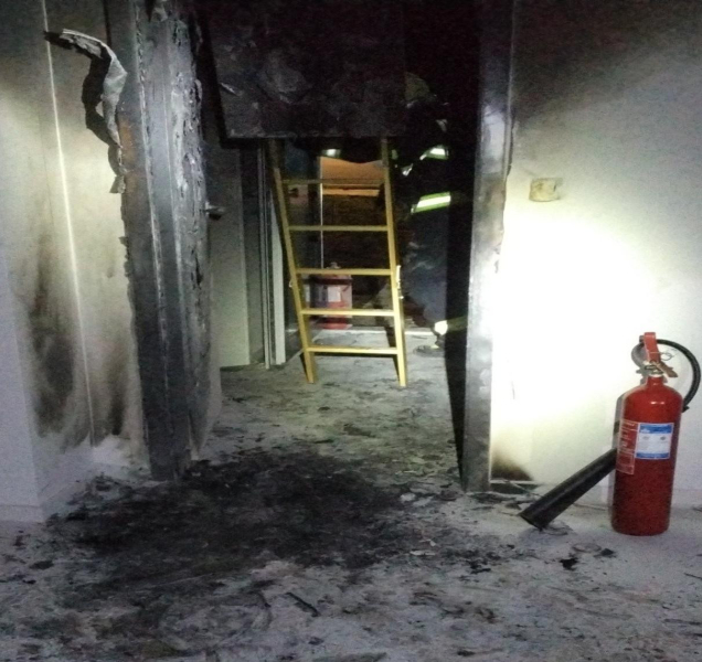 Od stromku chytl v Mohelnici byt, jeden člověk je popálený