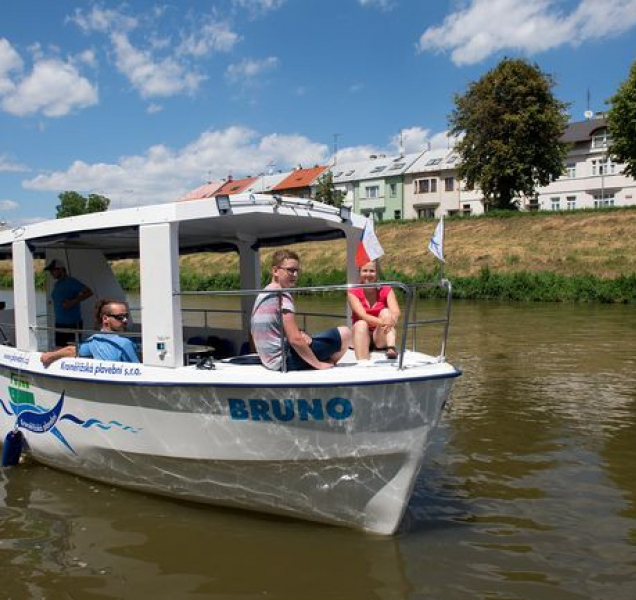 Turisté se mohou plavit po řece Moravě z Kroměříže do Kvasic