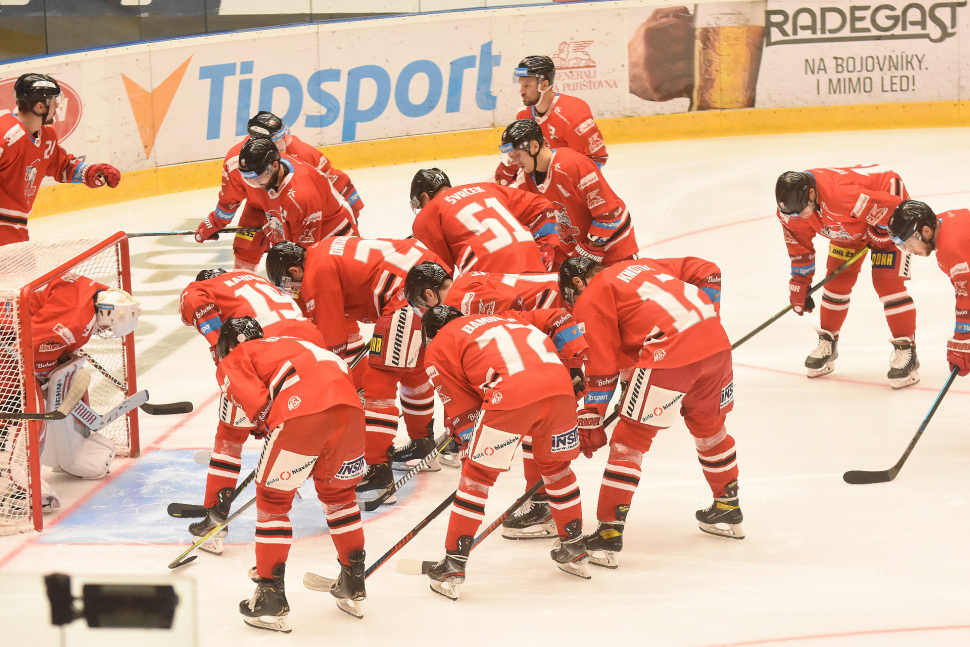 Hokejistům HC Olomouc se na Spartě nedařilo