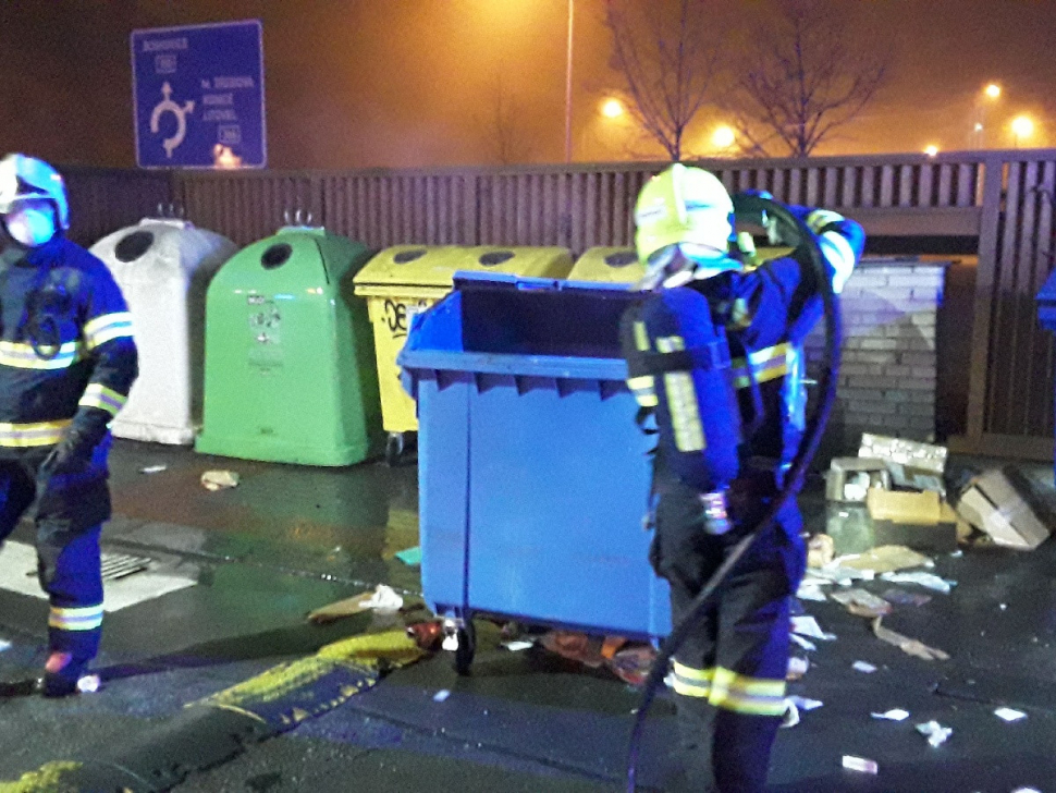 Hasiči zažili poklidnější Silvestr, v Olomouci hořela popelnice