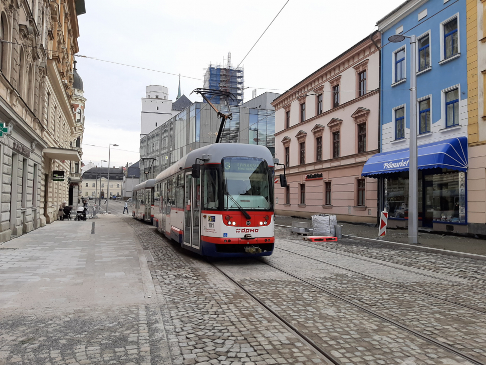 Na Žižkovo náměstí nepojedou o víkendu spoje MHD, od něj ano