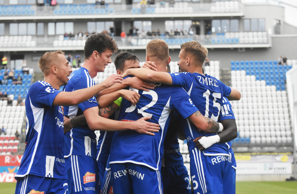 Fotbalisté SK Sigma remizovali v Pardubicích