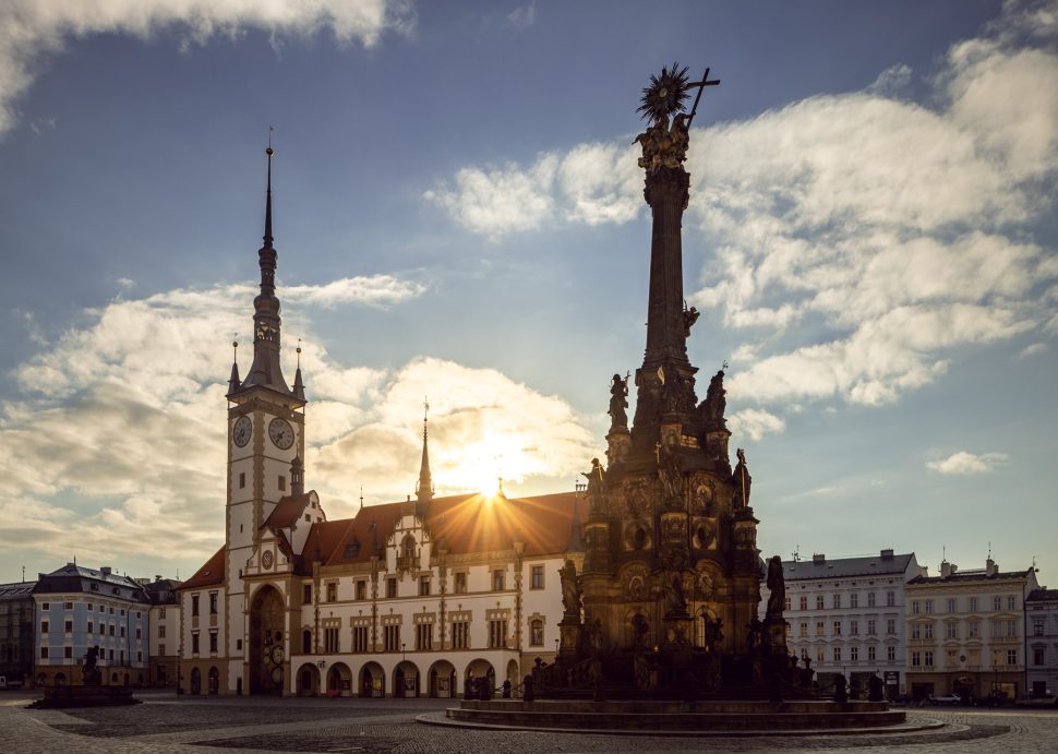 Trojiční sloup zakryje lešení, oprava začne už na jaře