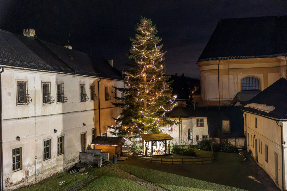 Hrad Šternberk nabídne o adventu i na Silvestra sváteční program